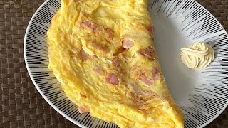 Omelette au jambon et fromage [upl. by Yesnnyl]