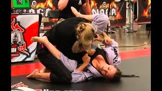 BEST GI MATCHES of 2017 Girls Grappling Brazilian JiuJitsu • Women Wrestling BJJ MMA Female Bout [upl. by Kettie556]