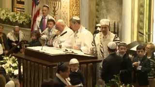 Yom Kippur Finale  Cantor Azi Schwartz at Park Avenue Synagogue 2014 [upl. by Germain]