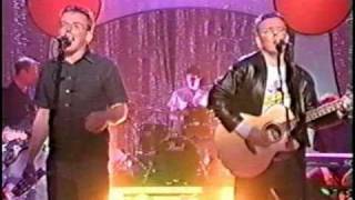 Proclaimers  Im Gonna Be 500 Miles on Graham Norton 2001 [upl. by Saylor]