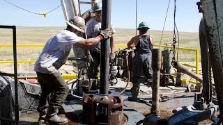 Roughnecks at Work in HD  Drilling Rig Pipe Connection [upl. by Jolynn]