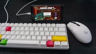 I tried MOBILE Minecraft while CHEATING with keyboard and mouse [upl. by Grishilde796]