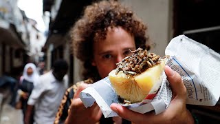 Probando comida callejera en TANZANIA 🇹🇿🐟 [upl. by Luapnoj831]