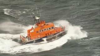 Troon lifeboat ploughs through waves [upl. by Yadnus]