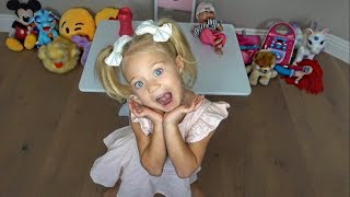 HI IM EVERLEIGH MY VERY FIRST TOY UNBOXING [upl. by Dnalyag]