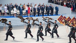 Desfilaron águilas mexicanas en Francia [upl. by Airym595]