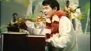 Don Ho sings quotTiny Bubblesquot  Hollywood Palace 12167 [upl. by Raynard]