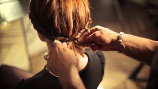 Comment faire une coiffure sur cheveux courts  ELLE Coiffure [upl. by Nivrek404]