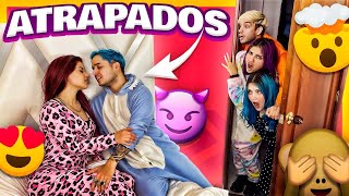 ¡DESCUBRIMOS A YOLO Y MARIANA DURMIENDO JUNTOS  Yolo Aventuras ft Coloridas [upl. by Elisha620]